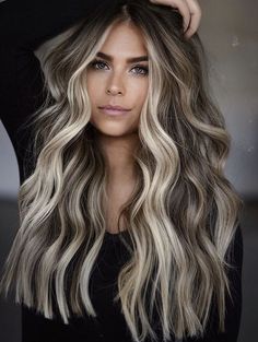 Hairstyles Anime, Rambut Brunette, Birth Colors, Blonde Balayage Highlights, Bronde Balayage, Money Piece, Brunette Hair With Highlights, Beauty Corner, Balayage Hair Dark