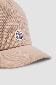 A casual staple, the baseball cap is reimagined for a refined everyday wardrobe in knit cotton. The accessory is completed by a logo patch. Beanies For Women, Personalized Jacket, Summer Gifts, Outerwear Outfit, Boot Accessories, Knitting Women, Small Accessories, Knit Cotton