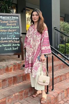 Pakistani Everyday Wear, Daily Wear Pakistani Suits Casual, Pakistani College Outfits, Pakistani Coord Sets, Pakistani Outfits Casual, Pakistani Suits Casual, Indian Daily Wear, Pakistani Casual Wear