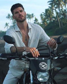 Kevin Lutolf, Male Model Face, Biker Photoshoot, Gentleman Aesthetic, Men Stylish Dress, Fashion Suits For Men, Cool Outfits For Men, Aesthetic Guys, Men Model