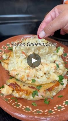 Tacos Gobernador, Chipotle Salsa, Latin American Recipes, Chile Serrano, Jamaican Dishes, Latin American Food, Shrimp Recipes For Dinner, Shrimp Tacos, Taco Recipes