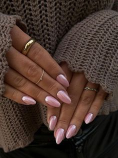 #pink #pearl #pinkpearl #nail #nails #pearly #nails #pinterest #pin #follow #blog #blogging #style Unghie Sfumate, Kutek Disney, Nails 2022, Pearl Nails, Neutral Nails, Heart Nails, Classy Nails, Nails Inspo