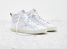 OCA High Off White Premium Leather Sneaker Women | C A R I U M A White Leather Sneakers Men, Leather Sneakers Men, Fall Winter Shoes, Buy Sneakers, Minimalist Fashion Men, Black Leather Sneakers, White Leather Sneakers, Sneaker Men, Comfortable Sneakers