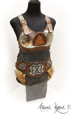 Nordische Dimension Mesh, Leder und Platte Rüstung. Weibliche Rüstung. Rüstung Larp.Vestuario Partei. Zwergen-Rüstung. Barbar-Rüstung. Norse Armor, Dwarven Armor, Armor Female, Barbarian Armor, Viking Cosplay, Plate Armor, Warrior Costume, Ancient Armor, Larp Armor