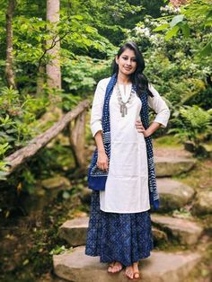 Style Kurti, Simple Kurta Designs, Designer Kurti Patterns, Simple Kurti Designs, Suits Dress, Long Kurti Designs, Casual Indian Fashion, Indian Gowns Dresses, Kurti Designs Party Wear