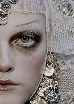 Vlada Roslyakova, Makeup Tumblr, Avant Garde Makeup, Runway Makeup, Fantasy Makeup, Editorial Makeup, Costume Makeup, John Galliano, Creative Makeup