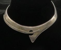 LOS BALLESTEROS 925 Sterling Silver - Vintage Modernist Collar Necklace - NE2381  Jewelry Type:         Necklace   Metal Type:            925 Silver  Metal Size:             5.5" Length   4.75" Width    Stone Type:            N/A  Condition:              N/A  Jewelry Weight:     56.3 Grams  PLEASE NOTE: THIS ITEM IS PRE-OWNED. ALTHOUGH MOST ITEMS ARE IN VERY GOOD CONDITION, SOME MAY NEED CLEANING AND/OR MINOR REPAIRS. WE MAKE A VERY STRONG EFFORT TO UPLOAD CLEAR PICTURES. PLEASE INSPECT ALL PICT Modernist Jewelry, Metal Necklaces, Collar Necklace, Jewelry Trends, Pendant Necklaces, Types Of Metal, Metallic Silver, Jewelry Necklace Pendant, 925 Silver