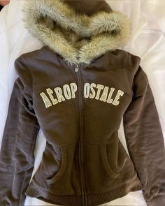 Fur Hoodie Y2k, Fur Hoodie Outfit, Trashy Outfits, 2000s Clothes, Fur Hoodie