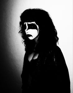 Female Corpse Paint, Eyeless Makeup, Black Metal Makeup, Corpse Paint Black Metal, Makeup Looks Pretty, Metalhead Makeup, Makeup Green Eyes, Metal Makeup, Corpse Paint