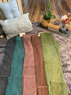 Embrace sustainable fashion with our eco-friendly organic leggings, meticulously crafted from a blend of natural materials: hemp, bamboo, and cotton. These leggings offer both style and sustainability, providing a comfortable and breathable fit for everyday wear. The combination of hemp, known for its durability, bamboo for its softness, and cotton for its breathability, ensures a versatile and eco-conscious addition to your wardrobe. Whether you're lounging at home or heading out for a workout, Stretch Cotton Washed Pants, Cotton Leggings For Everyday Fall Wear, Casual Cotton Everyday Leggings, Fitted Acid Wash Cotton Pants, Casual Cotton Yoga Leggings, Comfortable Cotton Bottoms For Fall, Green Cotton Stretch Yoga Pants, Cotton Leggings For Yoga With Relaxed Fit, Cotton Straight Leg Yoga Pants For Fall