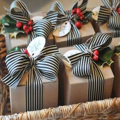 list of my favorite things Christmas Present Gift Wrapping Ideas, Joululahjat Diy, Diy Holiday Gift Wrapping, Wrapped Presents, Holiday Gift Wrapping, Gift Wrapping Ideas, Diy Holiday Gifts, Wrap Ideas