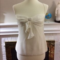 Elie Tahari Silk Ivory Top Sz M Elegant Tops For Spring Wedding, Chic Silk Tops For Wedding, Chic Silk Wedding Tops, Silk White Top For Evening, White Silk Top For Evening, White Silk Tops For Evening, Cream Silk Party Tops, Chic Off-white Tops For Wedding, Chic Off White Tops For Wedding