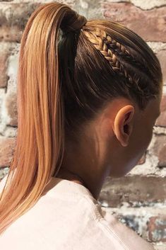 Super cute braided ponytail! Different Braid Hairstyles, Single Braids Hairstyles, Hair In A Ponytail, Braid Ponytail, Video Tiktok, A Ponytail, Sports Hairstyles, Photography Lifestyle, Sporty Hairstyles