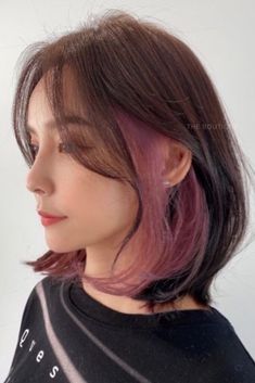 Side Color Hair, Korean Short Hair Color, Medium Dyed Hair, Korean Side Bangs Short Hair, 2023 Bangs For Women, Short Hair Korean Style Layer, Short Hair Cuts Korean Style, Underdye Hair Short, Short Haircut Korean Style