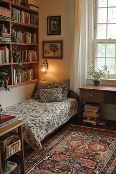 Room Vibe Ideas, Cozy Retro Apartment, Dorm Vintage Aesthetic, Vintage Dorm Room Aesthetic, Dorm Window Decor, Victorian Dorm Room, Cozy Room Vintage, Apartment Spare Room Ideas, Vintage House Decor Ideas