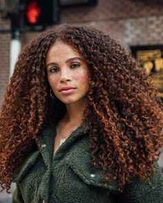 Curly Color, Beauty Hair Color, Hairstyle Inspiration, Exotic Women, Natural Hair Beauty