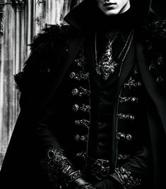 Goth Outfits Men, Vampire Wedding, Vampire Clothes, Goth Guys, King Outfit, Aesthetic Outfits Men, Gothic Clothing, Royal Outfits, Gothic Wedding