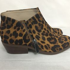 1.State Boots Size 6.5 Made From Cow Hair New With Tags Shipping In A Shipping Box Bootie Boots, Black And Brown, Cow, Ankle Boots, Size 6, Women Shoes, Tags, Boots, Hair