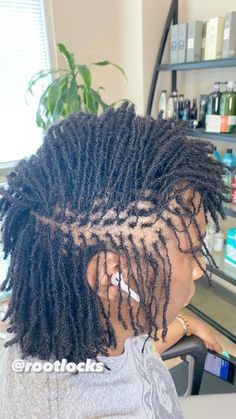 #locsforwomen #locjourney #interlocking #naturalhaircommunity Mirco Locs, Microlocs Inspiration, Natural Locs, Sister Locs, Short Box Braids, Starter Locs