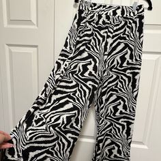 Light Weight Black And White Patterned Pants With Stretch Waist Band. Size Tall Xl. New, Never Worn, Tags Removed. Spring Wide Leg Zebra Print Pants, Summer Zebra Print Wide Leg Bottoms, Casual Wide Leg Bottoms With Zebra Print, Spring Wide Leg Zebra Print Bottoms, Stretch Zebra Print Bottoms For Summer, Black Zebra Print Bottoms For Spring, Casual Black Zebra Print Pants, Casual Fitted Bottoms With Zebra Print, Casual Stretch Zebra Print Bottoms