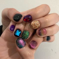 Short Maximalist Nails, Weird Nail Ideas, Nail Design Glitter, Design Nail, Minimalist Nails, Dream Nails, Fire Nails, Funky Nails, Pretty Acrylic Nails