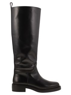 The CELIA BOOT is a must-have boot. With a lightweight 40 mm heel that offers durability and strength, this fashionable and functional silhouette is decidedly casual, making it extremely versatile. - Tube boot - Rounded toe DESIGNER ID: SJ361HEA BLKComposition: Upper: Leather Lining: Leather Sole: Rubber Wide Calf Calf Leather Riding Boots, Classic Medium Width Moto Boots For Work, Wide Calf Riding Boots In Calf Leather, Classic Moto Boots Medium Width For Workwear, Classic Moto Boots For Workwear, Classic Calf Leather Platform Boots For Business, Business Knee-high Calf Leather Boots, Knee-high Reinforced Heel Moto Boots For Work, Classic Wide Calf Platform Boots For Workwear