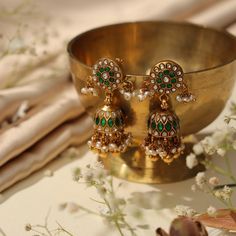 Neema Pacha Bottu Silver Jhumkas Traditional Jewellery Photoshoot, Indian Jewellery Photoshoot, Temple Jewellery Jhumkas, Jewellery Photoshoot, Jewellery Model, Moissanite Jewellery, Silver Jhumkas, Jewellery Photography Inspiration, Stitch Diy