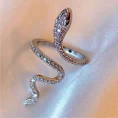 New Taylor Swift Reputation Snake Ring Womens Rings Fashion, Trendy Ring, Animal Rings, Snake Design, Ring Shapes, Snake Ring, Pattern Animal, Birthday Jewelry Gift, Mua Sắm