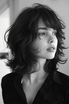 Must-Try Hairstyles for Your Long Hairs Womens Wavy Hairstyles, Curly Short Hairstyles Round Face, Mid Length Wavy Hairstyles For Women, Hair Cuts Short For Women, Long Black Hair Wavy, Long Bob Black Hair, Wavy Hairstyles Women, 3/4 Face, Fine Wavy Hairstyles