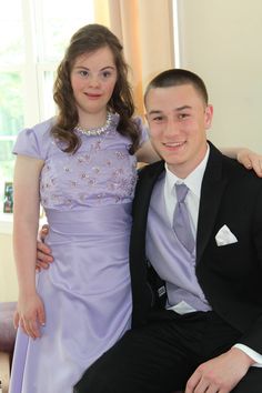 The Two Coordinated Their Prom Attire! Prom Date, Faith In Humanity Restored, Humanity Restored, Gives Me Hope, School Age, Fourth Grade, Faith In Humanity, Random Acts Of Kindness, Inspirational People