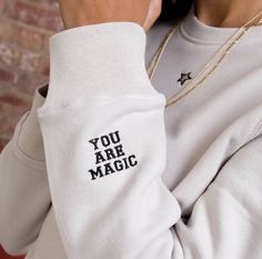 Idee Cricut, Amazing Person, Slogan Sweatshirt, Shirt Design Inspiration, Cooler Look, Rock On, Embroidered Sweatshirt, Embroidered Sweatshirts, 로고 디자인