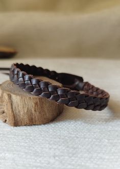 Unique sailor style braided leather bracelet for men, woman, and kids made 100% by hand, mixing the most quality leather and a stylish braided used for traditional horse goods. It can be a great idea for a boyfriend, girlfriend, or better for a couples bracelet gift. SIZE: Please take the measurement of the circumference of your wrist and select the size of your wrist from the variations,I will send you the bracelet perfect for each size. EXAMPE: If your wrist does 19cm you should select 18 - 20 cm,I will send you the perfect bracelet for each wrist! CARE INSTRUCTIONS: It is not necessary to remove the bracelet to get into the water, this leather does not carry chemicals or any kind of paint. The ecologic tan leathers i used is 100% natural, tanned without chemicals in the most traditional Minimalist Leather Braided Bracelets, Minimalist Adjustable Leather Braided Bracelets, Adjustable Minimalist Leather Braided Bracelet, Handmade Leather Braided Bracelets, Adjustable, Handmade Adjustable Leather Braided Bracelets, Handmade Adjustable Minimalist Leather Bracelet, Minimalist Braided Bracelet For Gift, Minimalist Braided Bracelet Gift, Gift Braided Leather Bracelets