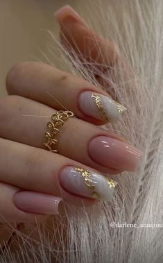 Elegant Nail Designs Almond Shape, Romantic Nails Brides, Uñas Beige Elegantes, Ideas Para Uñas, Manicure Elegante, Uñas Soft Gel, Beige Nail, Graduation Nails