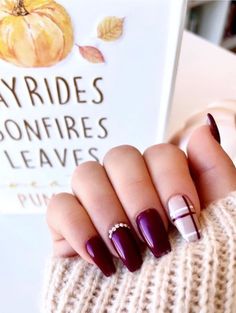 Simple Fall Acrylic Nail Ideas, Cute November Nails Simple, Trendy Fall Nail Designs 2022, Classy November Nails, Fallnails Acrylic, Fall Mani Pedi Combos, Fall Nail Ideas 2022, Trendy Fall Nails 2022, November Nail Ideas Short