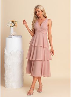 JJ's House No Chiffon Midi V-Neck Spring Summer A-line Yes Dusty Rose S Height:5.7ft(174cm) Bust:33.5in(85cm) Waist:26in(66cm) Hips:36in(91cm) Dress. #JJ's House #No #Chiffon #Midi #VNeck #Spring #Summer #Aline #Yes #DustyRose #S #Dress Weeding Guest Dress, Summer Wedding Outfits, House No, Chiffon Midi Dress, Dress Chiffon, Midi Length Dress, Chiffon Fabric, Midi Dresses, Guest Dresses