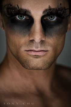 Smokey Eye Easy, Zombie Walk, Cool Halloween Makeup, Fest Outfits, Smokey Eye Makeup Tutorial, Halloween Men, Makeup Tutorial For Beginners