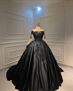 Satin Dresses Prom, Satin Long Prom Dress, Satin Sleeves, Dress Minimal, Long Sleeve Ball Gowns, Black Ball Gown, Satin Ball Gown, Lace Dress Vintage, Black Satin Dress