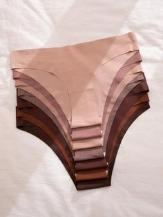 Discover ultimate comfort with our Set Of Seven Plain No Show Panty. Embrace the casual comfortable style and experience the freedom of our mid-rise, high-stretch briefs. With a seamless design and a variety of plain patterns, these panties ensure a good fit for everyday wear. Enrich your comfort and confidence with this seven-piece set, offering both versatility and coziness in one package. Features: Pattern Type: Plain Panty Type: Briefs Rise: Mid Rise Number of Pieces: 7-Piece Set Features: Comfortable Fashion, Mid Rise, Everyday Wear, Multi Color, Gifts