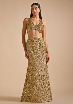 Gold Mermaid Embroidered Skirt set Prevasu - Fabilicious Fashion Minimalist Lehenga Designs, Simple Dress For Wedding Guest Indian, Sequin Indian Outfit, Mermaid Skirt Lehenga, Sangeet Lehenga For Bridesmaid, Mermaid Style Lehenga, Gold Embellished Lehenga, Sangeet Bridal Outfit, Mermaid Lengha