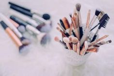 Diy Makeup Brush Cleaner, Festival Eye Makeup, Diy Makeup Brush, Makeup Brush Cleaner, Diy Makeup, Art Tutorial, Makeup Brands, Everyday Makeup, Holiday Nails