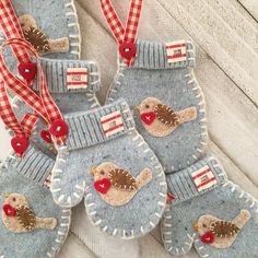 Mitten Christmas Ornaments, Felt Mittens Ornaments, Felt Mitten Ornaments, Applique Christmas Ornaments, Mitten Art, Diy Felt Christmas Ornaments, Felt Ornaments Patterns, Mitten Ornaments, Bar Harbor Maine