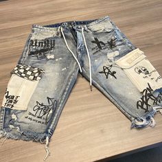 Means Jean Shorts. Decibel Graphic Shorts See Pictures. New Hogwarts Oc, Mean Jean, Graphic Shorts, Mens Shorts Outfits, Street Style Outfits Men, Street Fashion Men Streetwear, Men Streetwear, Outfits Men, Streetwear Y2k