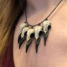 bone collector necklace raven skull charm choker Voodoo Jewelry, Creepy Necklace, Animal Bone Jewelry, Bird Skull Jewelry, Creepy Gift, Alternative Accessories, Bird Skull Necklace, Jewelry Alternative, Raven Skull Necklace