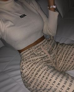 Mode Zara, Lazy Outfits, Causual Outfits, Cute Comfy Outfits, Streetwear Fashion Women, Chic Clothes, Teenage Fashion Outfits, Edgy Outfits, Girly Outfits