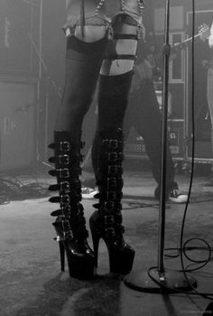 Taylor Michel Momsen, Demonia Boots, Pretty Reckless, Goth Shoes, Gothic Shoes, Taylor Momsen, Pretty Shoes, Dark Fashion