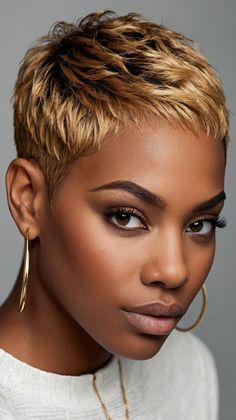 🌟💅 Must-Try short pixie haircuts for black women 50 short pixie haircuts for black women 50 Ins... Highlights On Pixie Haircut, Megan Good Short Hair, Rihanna Short Haircut, Rihanna Pixie Cut, 2025 Hairstyles, Pixie Haircuts For Black Women, Short Natural Curls, Indie Photos, Buzzed Hair Women