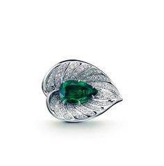 Inedit Joaillier ring with diamonds and emerald Love Luxury, Jewelry Design Drawing, Purple Rings, Fancy Rings, Jewels Rings, The Jewel, Diamond Earring, Ring Collection, Emerald Jewelry