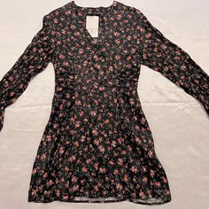 Beautiful, Flowy Floral Dress Black V-neck Long Sleeve Dress For Spring, Chic Floral Dress For Fall Date Night, Chic Floral Dress For Date Night In Fall, Fitted Floral Dress For Fall Date Night, Casual Black Long Sleeve Summer Dress, Casual Black Long Sleeve Dress For Summer, Fall Floral Print Midi Dress For Night Out, Spring Mini Long Sleeve Dress For Date Night, Spring Floral Dress For Night Out