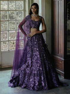 Dark Purple Lehenga Bridal, Purple Lengha Bridal, Dark Purple Lengha, Purple Lehenga Bridal, Purple Indian Outfit, Purple Indian Dress, Purple Bridal Lehenga, Dark Purple Lehenga, Purple Lengha