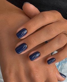 thanksgiving navy blue nails for fall 🍂 | IG: @sansilt Short Square Nails, Smink Inspiration, Short Square Acrylic Nails, Makijaż Smokey Eye, Square Acrylic Nails, Girls Nails